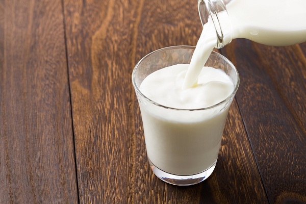 (Giải đáp) Trẻ 1 tuổi uống sữa tươi được không?