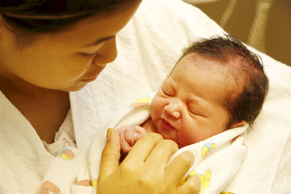 Trẻ sơ sinh bị vàng da: Nguyên nhân, phương pháp điều trị?